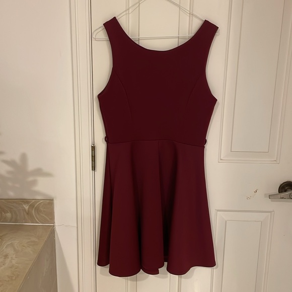 Dark red dress - Picture 2 of 2